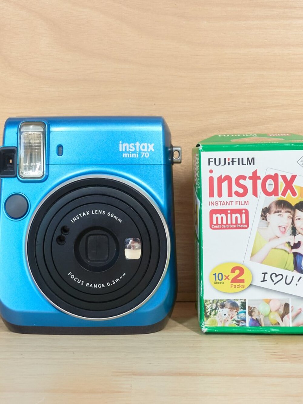 Fujifilm Instax Mini 70 Metallic Blue Instant Camera with 20 Expired Film Sheets